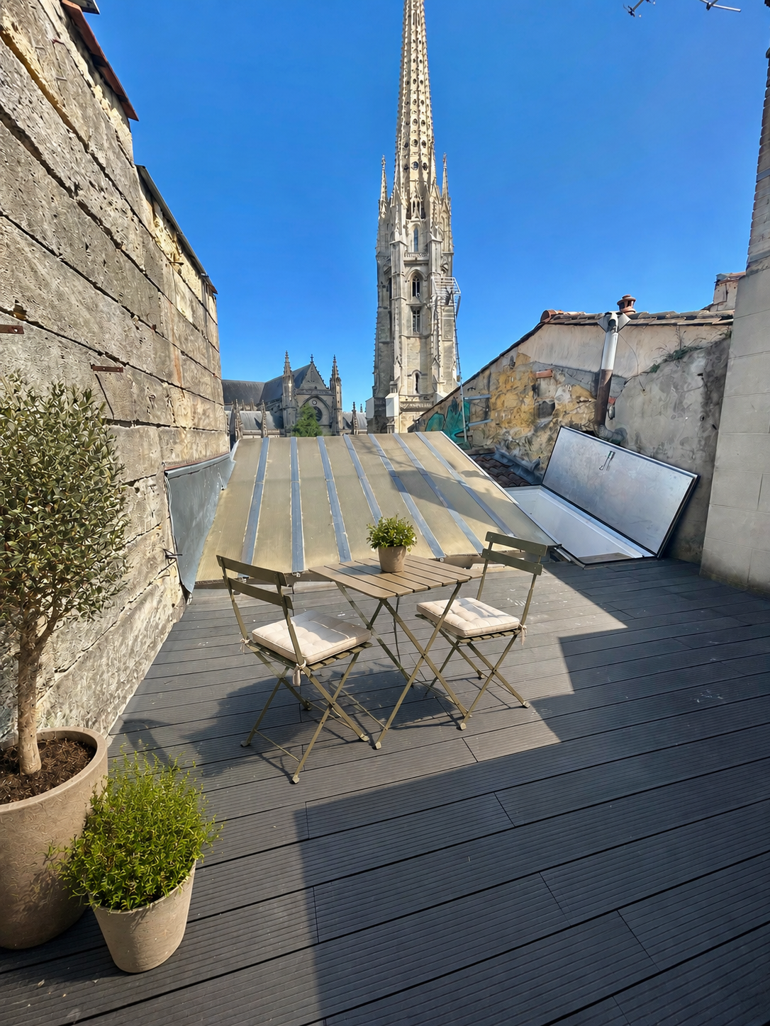 Flat Quai Deschamps in Bordeaux