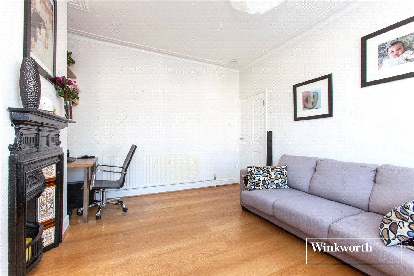 Flat Eaton Park Road in Greater London
