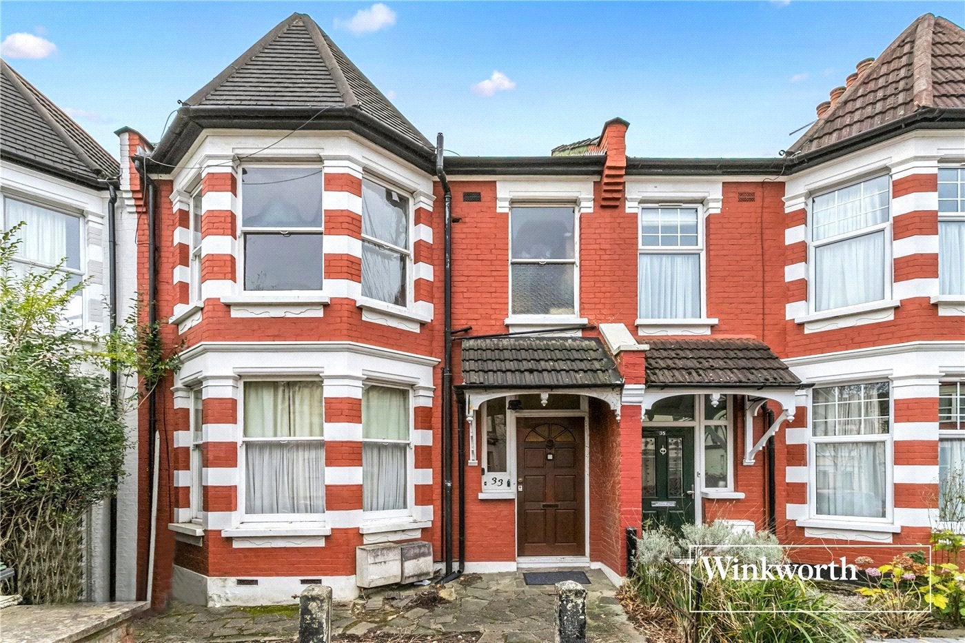 Flat Eaton Park Road in Greater London