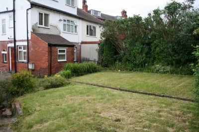 House Trelawn Crescent in Leeds