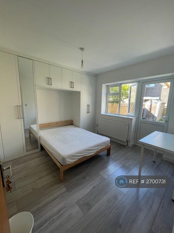 Room Montgolfier Walk in Greater London