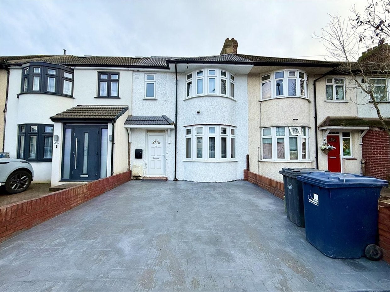 Room Somerset Road in Greater London