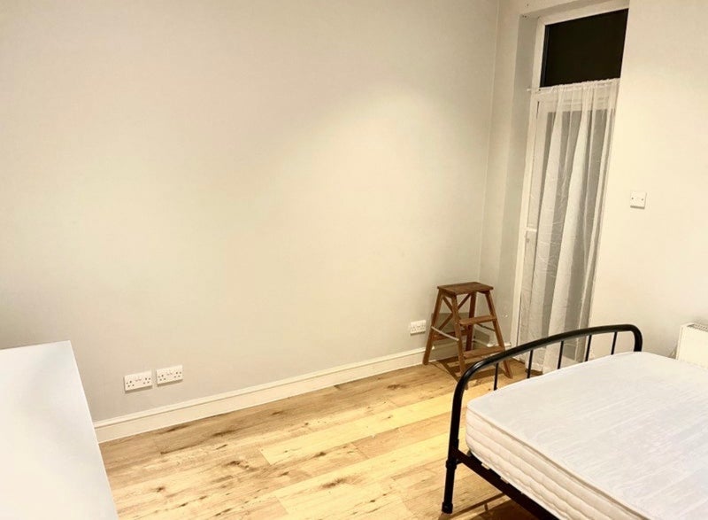 Room Acton Lane in Greater London