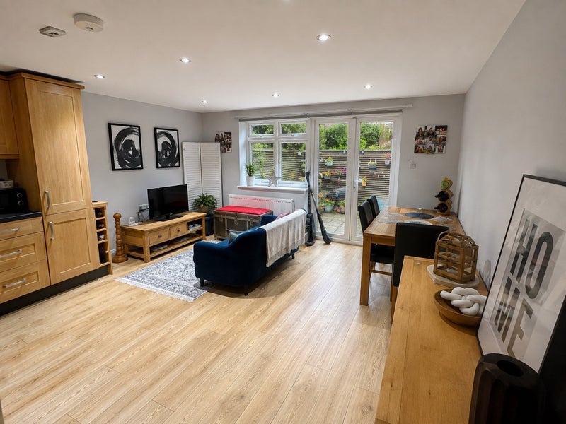 Room Acton Lane in Greater London