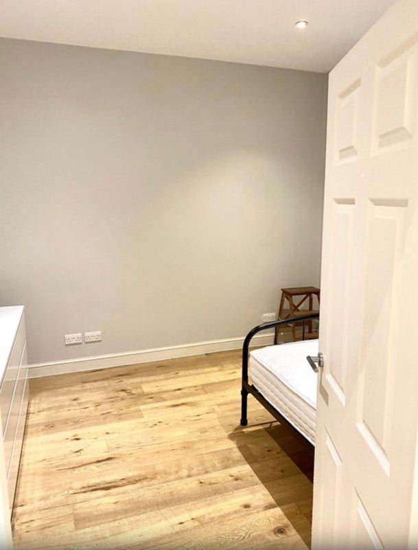 Room Acton Lane in Greater London