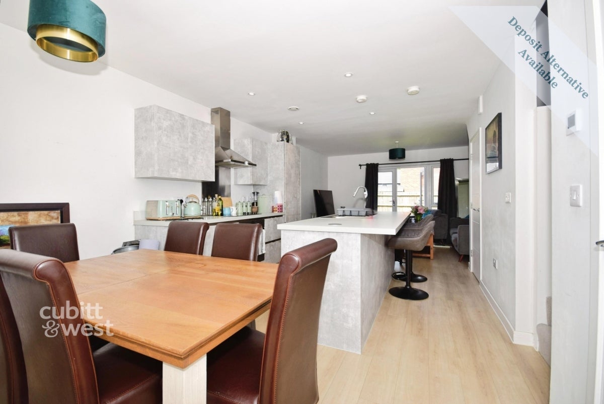 House Maude Close in Folkestone and Hythe District