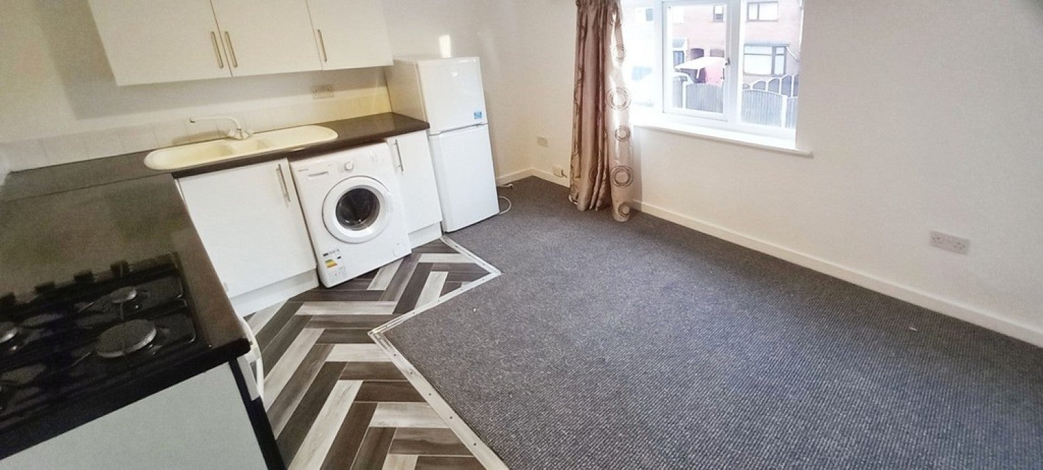 Flat Hassam Avenue in Newcastle-under-Lyme