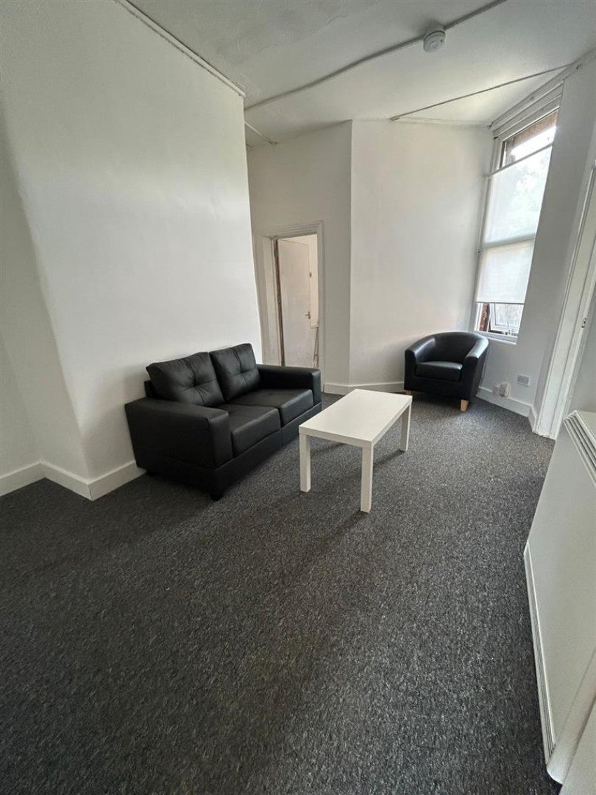 Flat Yew Street in Salford