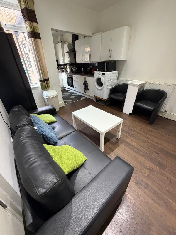 Room Abbeydale Road in Sheffield