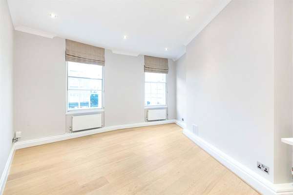 Flat Fulham Road in Greater London