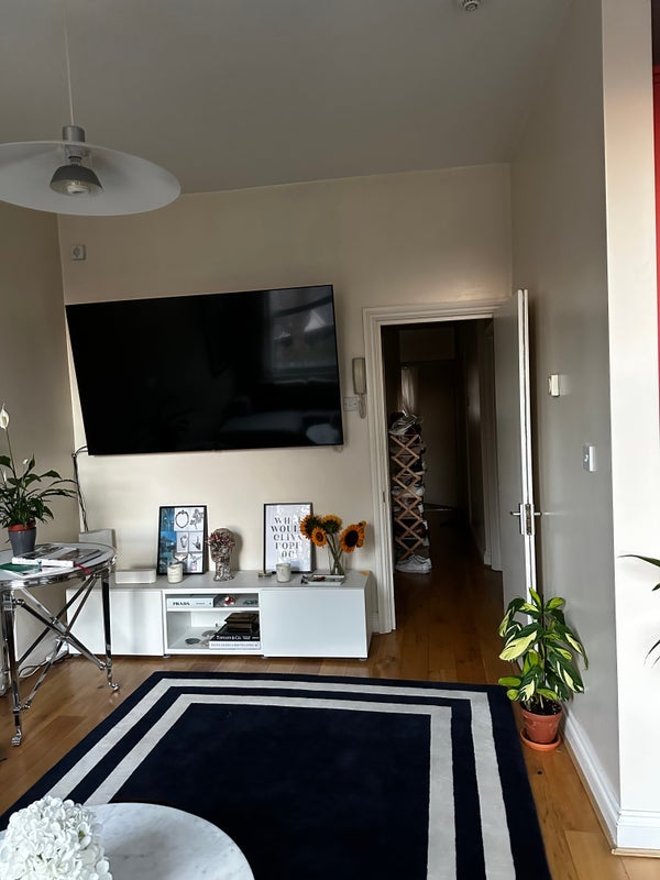 Room Coverdale Road in Greater London
