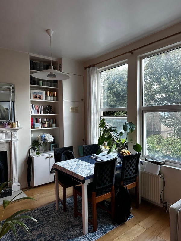 Room Coverdale Road in Greater London