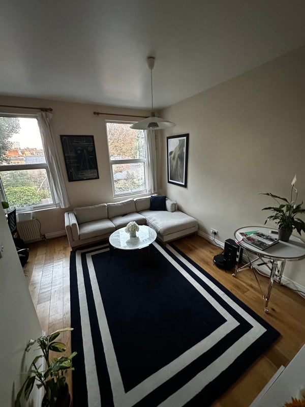 Room Coverdale Road in Greater London