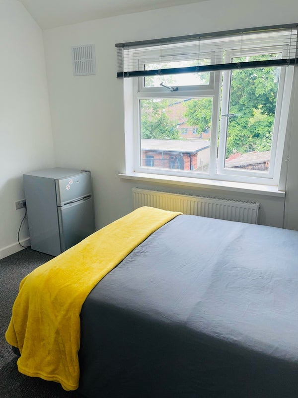 House Berkeley Waye in Greater London