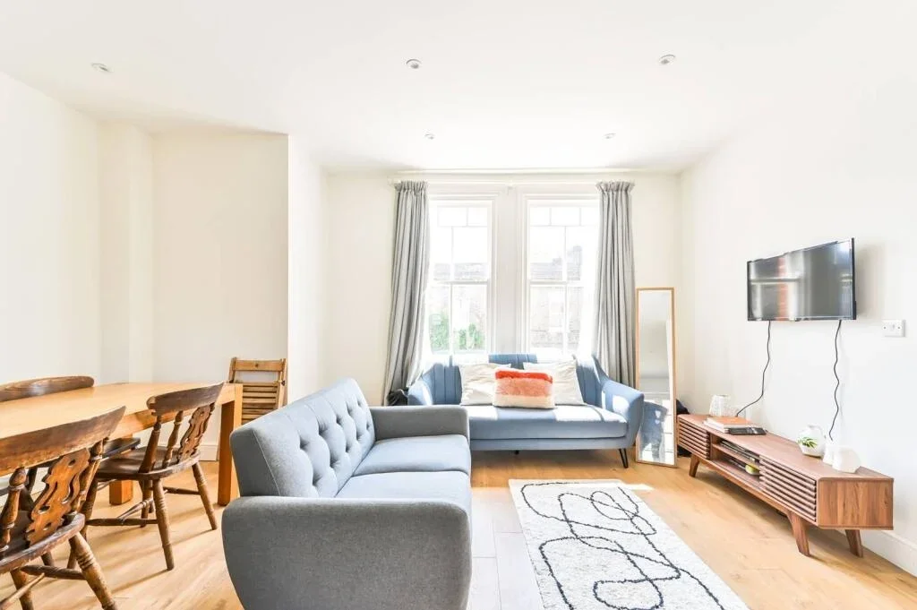 Flat Robertson Street in Greater London