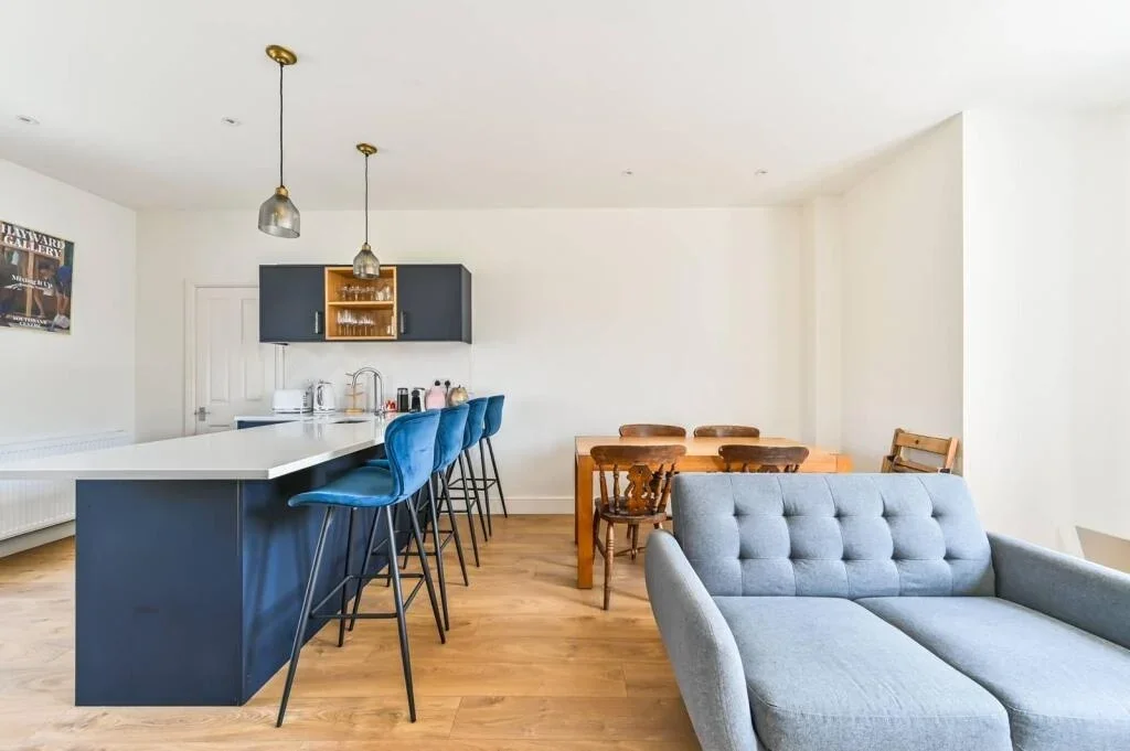Flat Robertson Street in Greater London