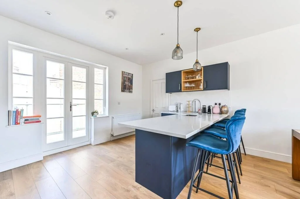 Flat Robertson Street in Greater London