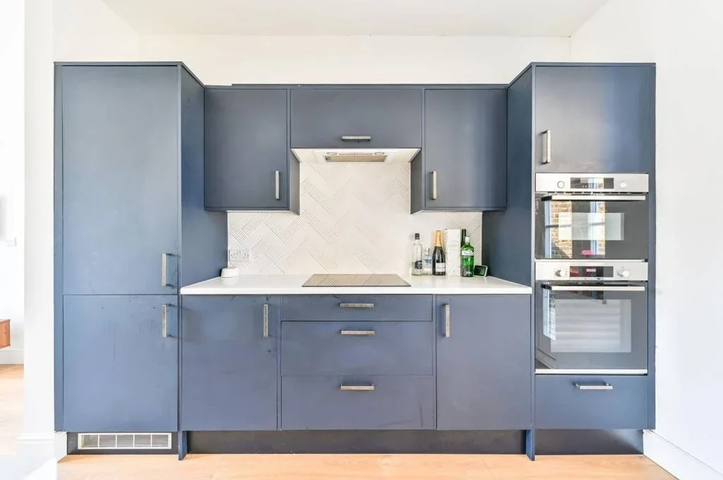 Flat Robertson Street in Greater London