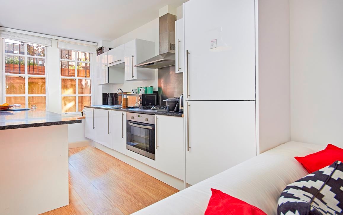 Flat Smedley Street in Greater London