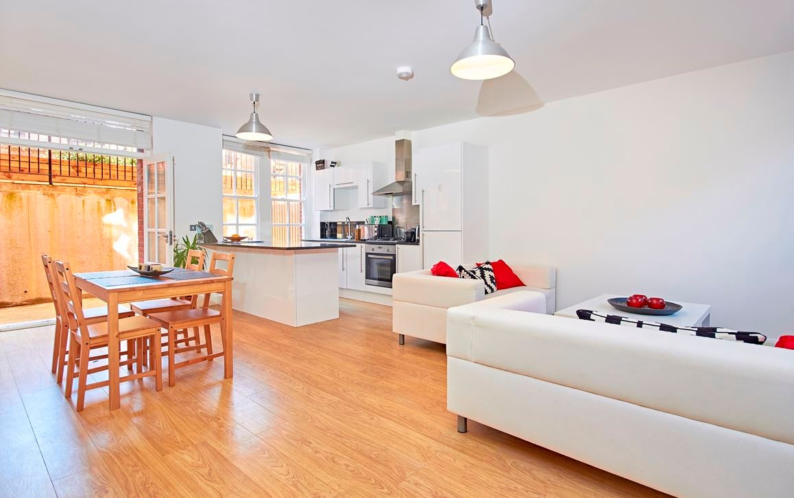 Flat Smedley Street in Greater London