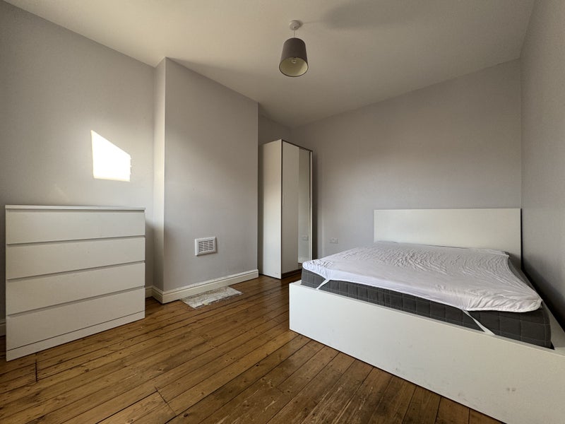 Room Colwick Road in Nottingham