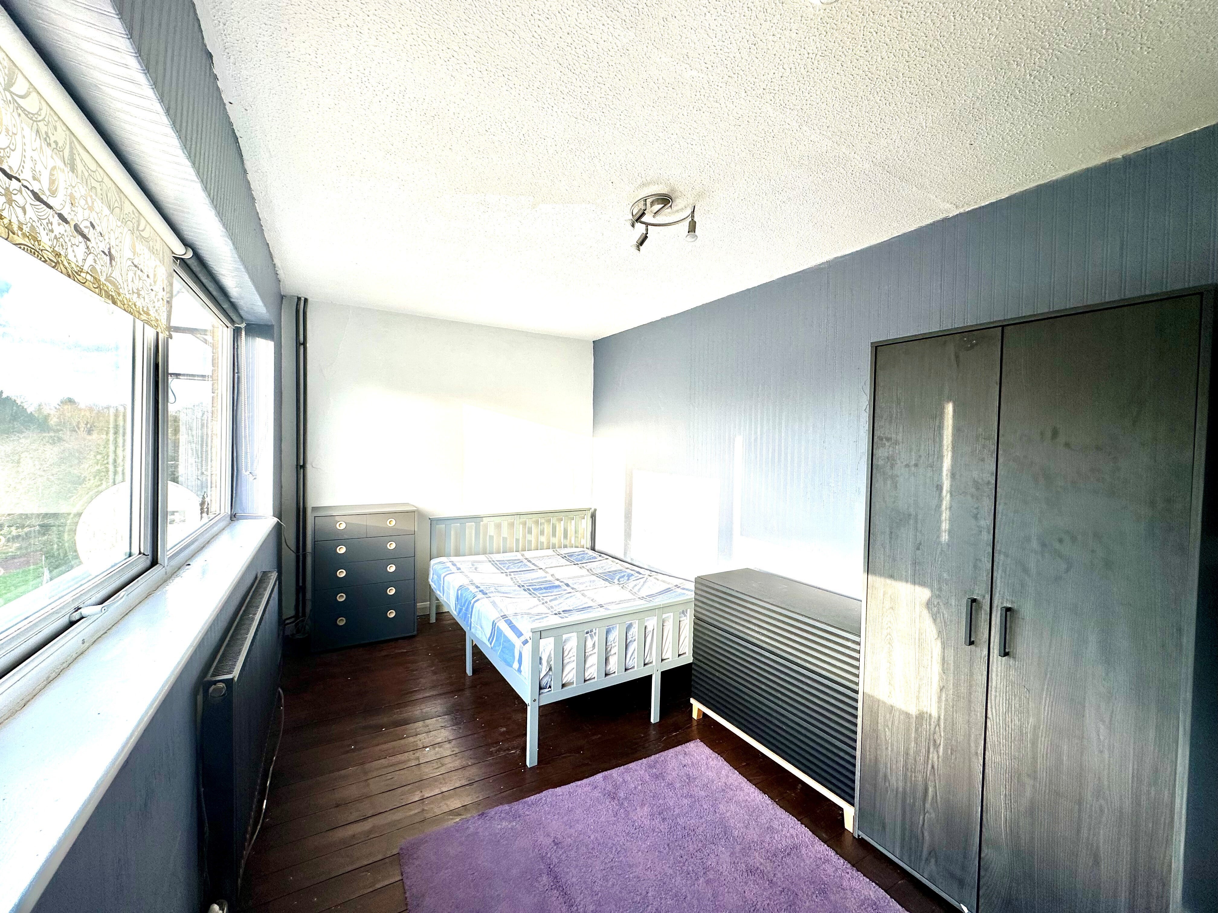 Room Ashfield in Milton Keynes