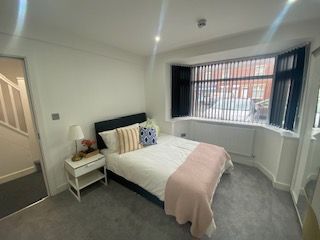 Room Terry Road in Coventry