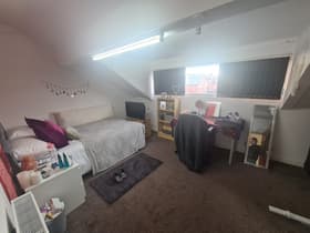 Flat Chestnut Avenue in Leeds