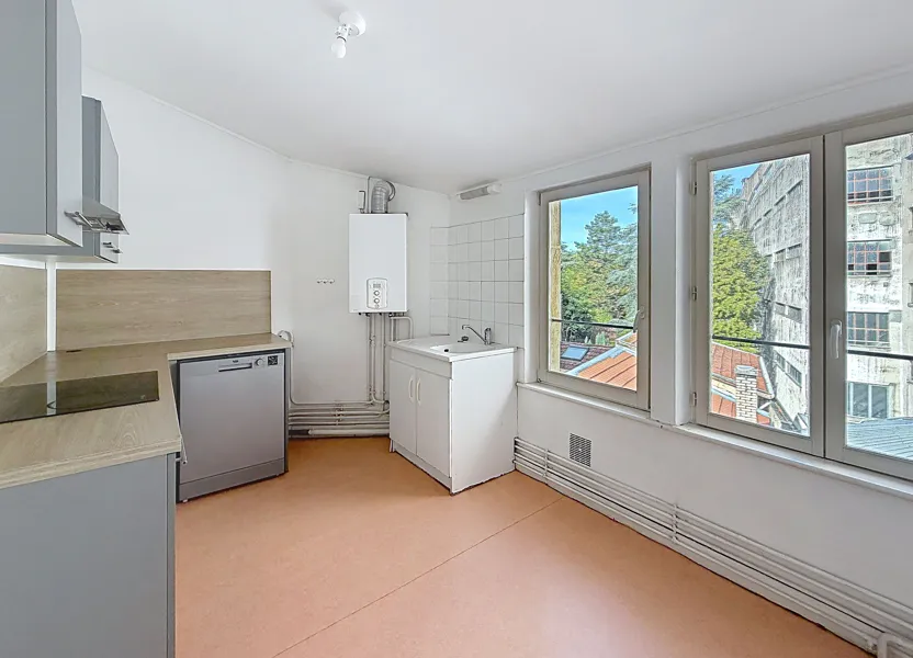 Flat Rue Henri Poincaré in Nancy