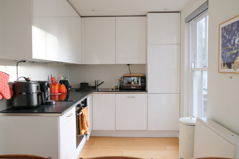 Room Brixton Road in Greater London