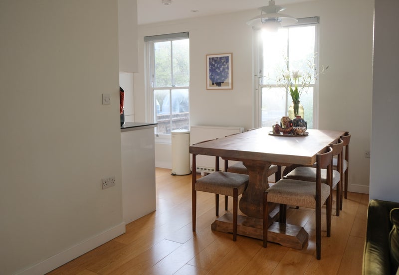 Room Brixton Road in Greater London