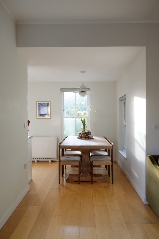 Room Brixton Road in Greater London