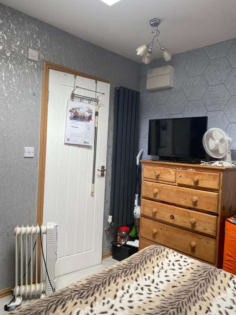 Flat Elmside in Greater London
