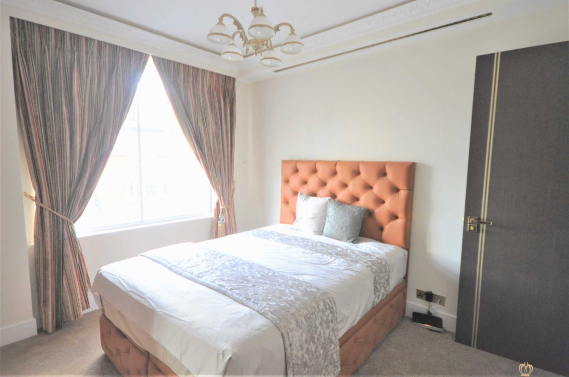 Flat Hertford Street in City of Westminster
