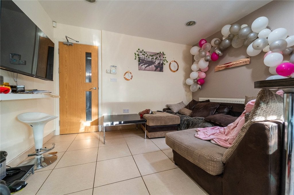 Flat Tiverton Road in Birmingham