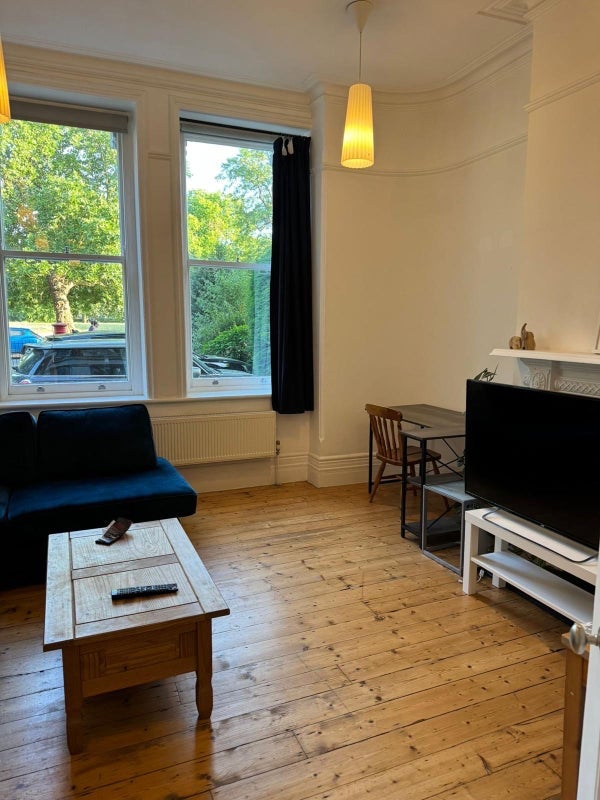 Flat Clapham Common North Side in Greater London