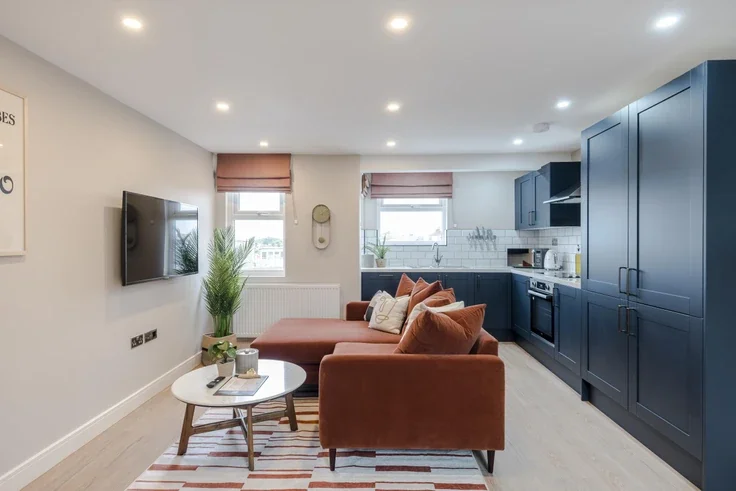 Flat Askew Road in Greater London