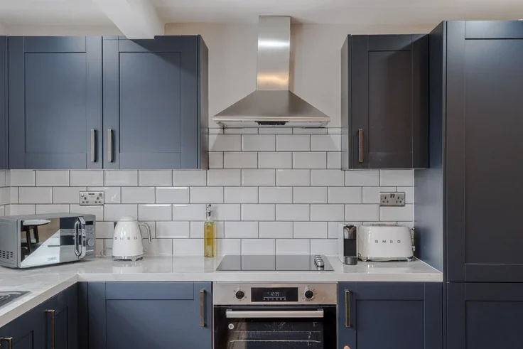 Flat Askew Road in Greater London