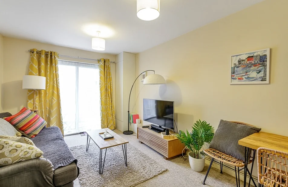 Flat Felbridge Close in Greater London