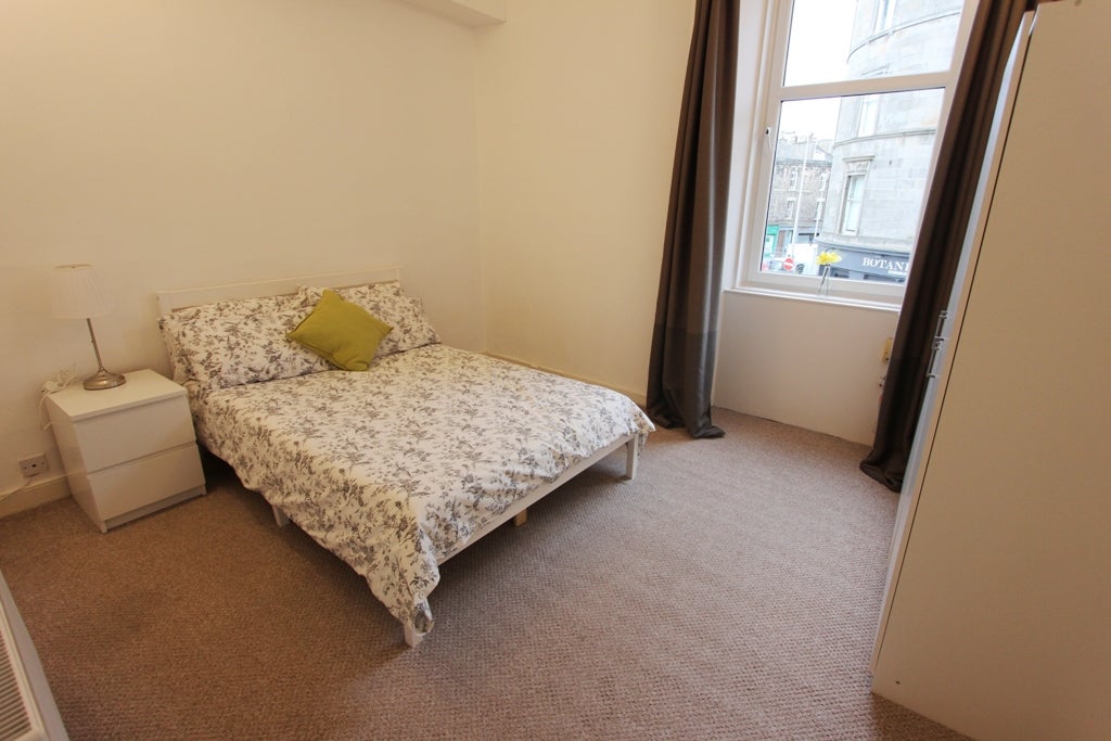 Flat Albert Street in City of Edinburgh