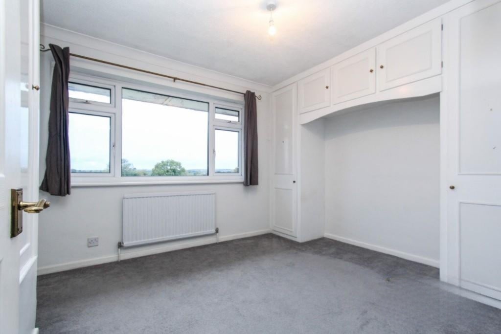 Flat Irvon Hill Road in Wickford