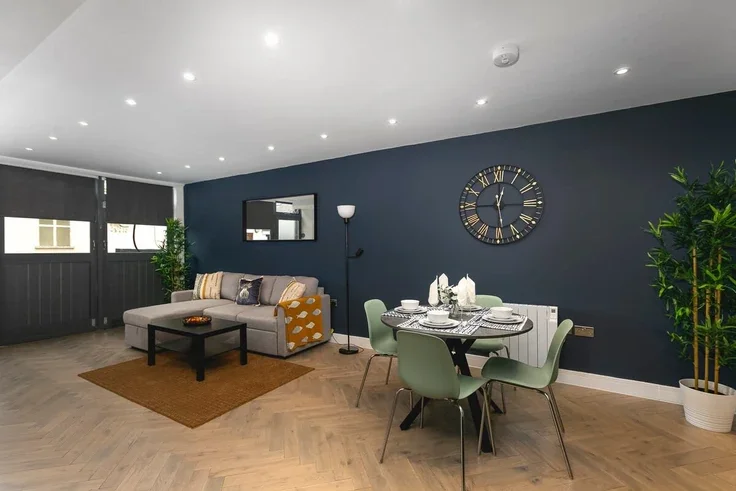 Flat Donkey Mews in Hove