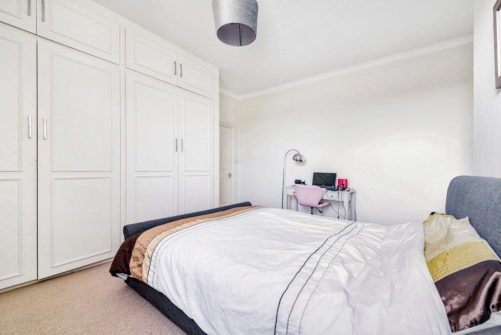 Flat Bodmin Street in Greater London