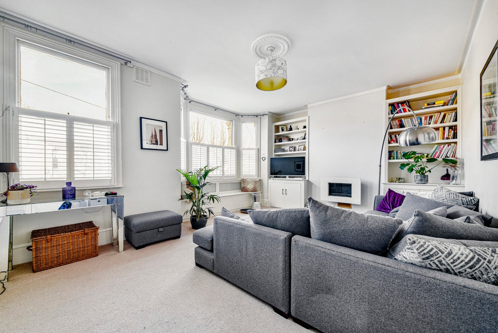 Flat Bodmin Street in Greater London