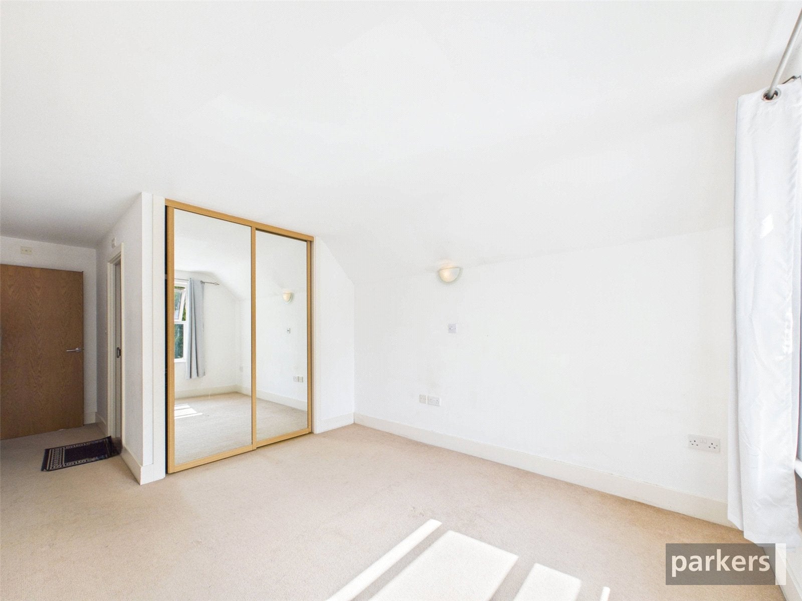Flat Erleigh Road in Reading