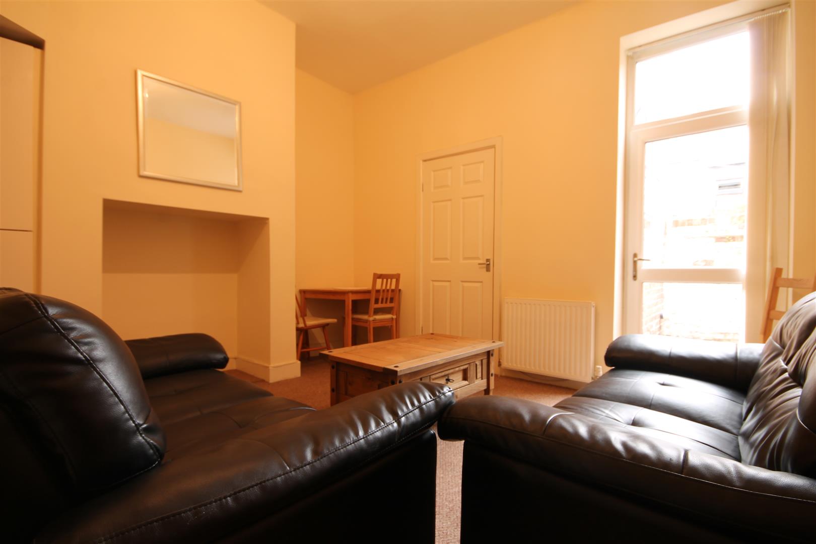 Flat Grosvenor Road in Newcastle upon Tyne