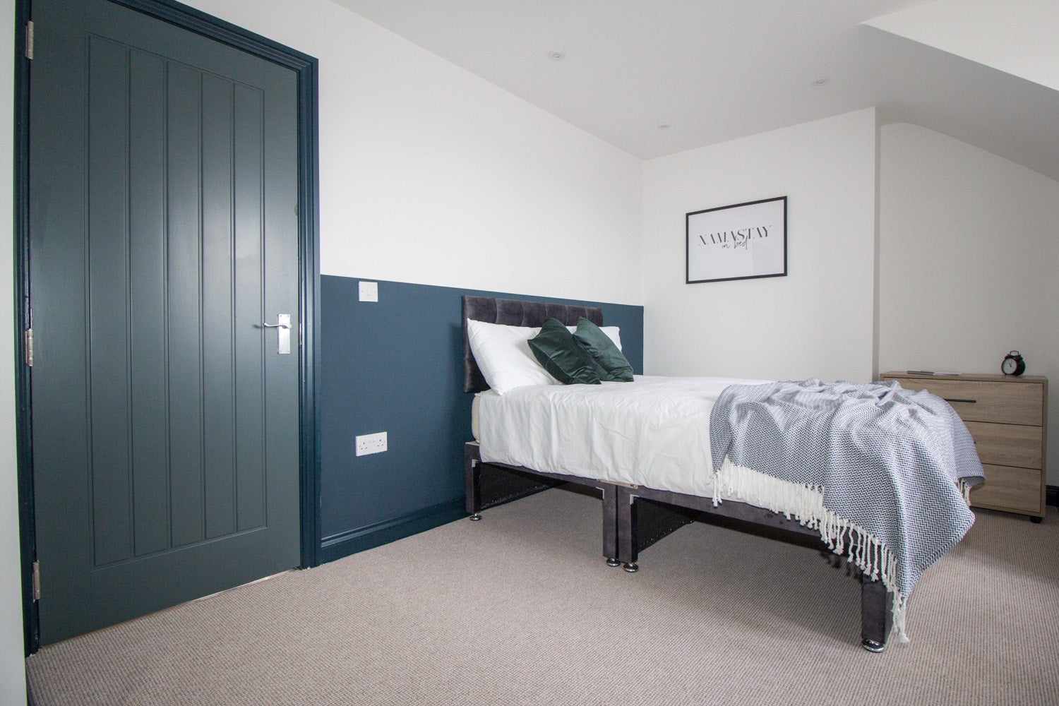 Flat Knighton Fields Road East in Leicester