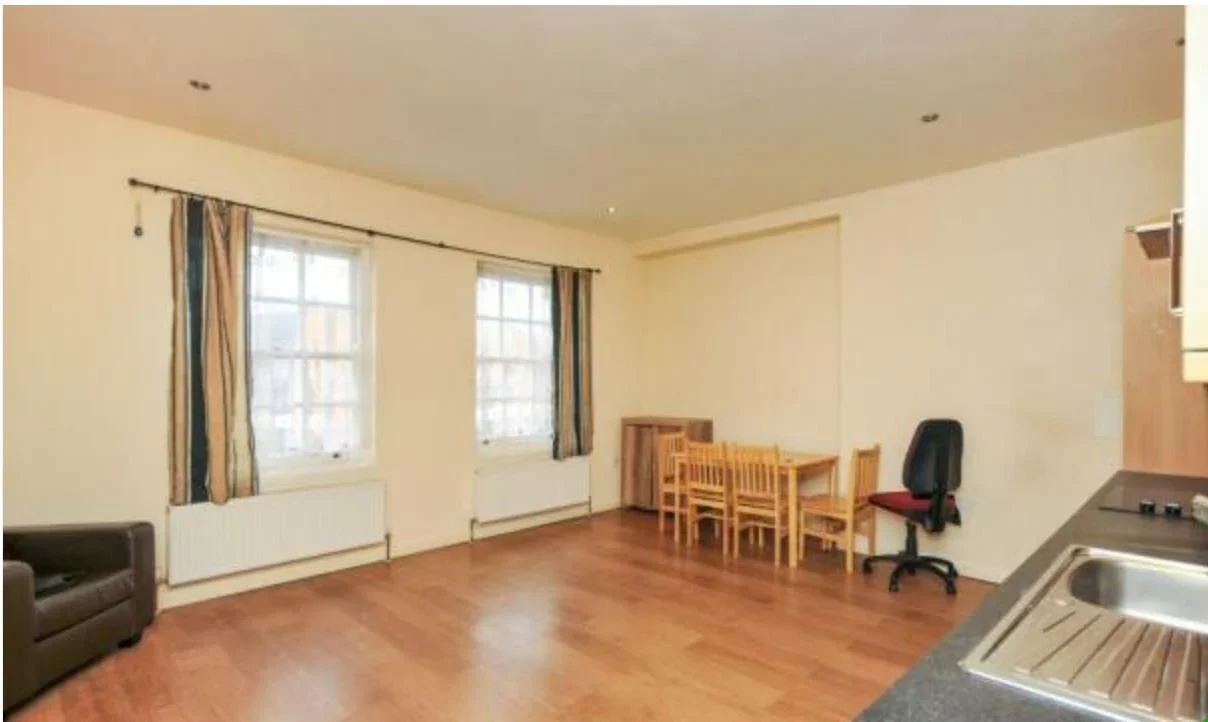 Flat Deptford Broadway in Greater London