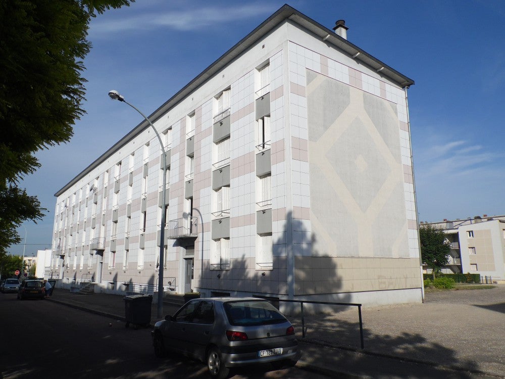 Flat Rue Pierre de Coubertin in Troyes