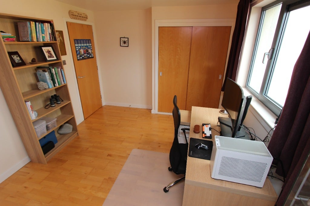 Flat Sandport Way in City of Edinburgh